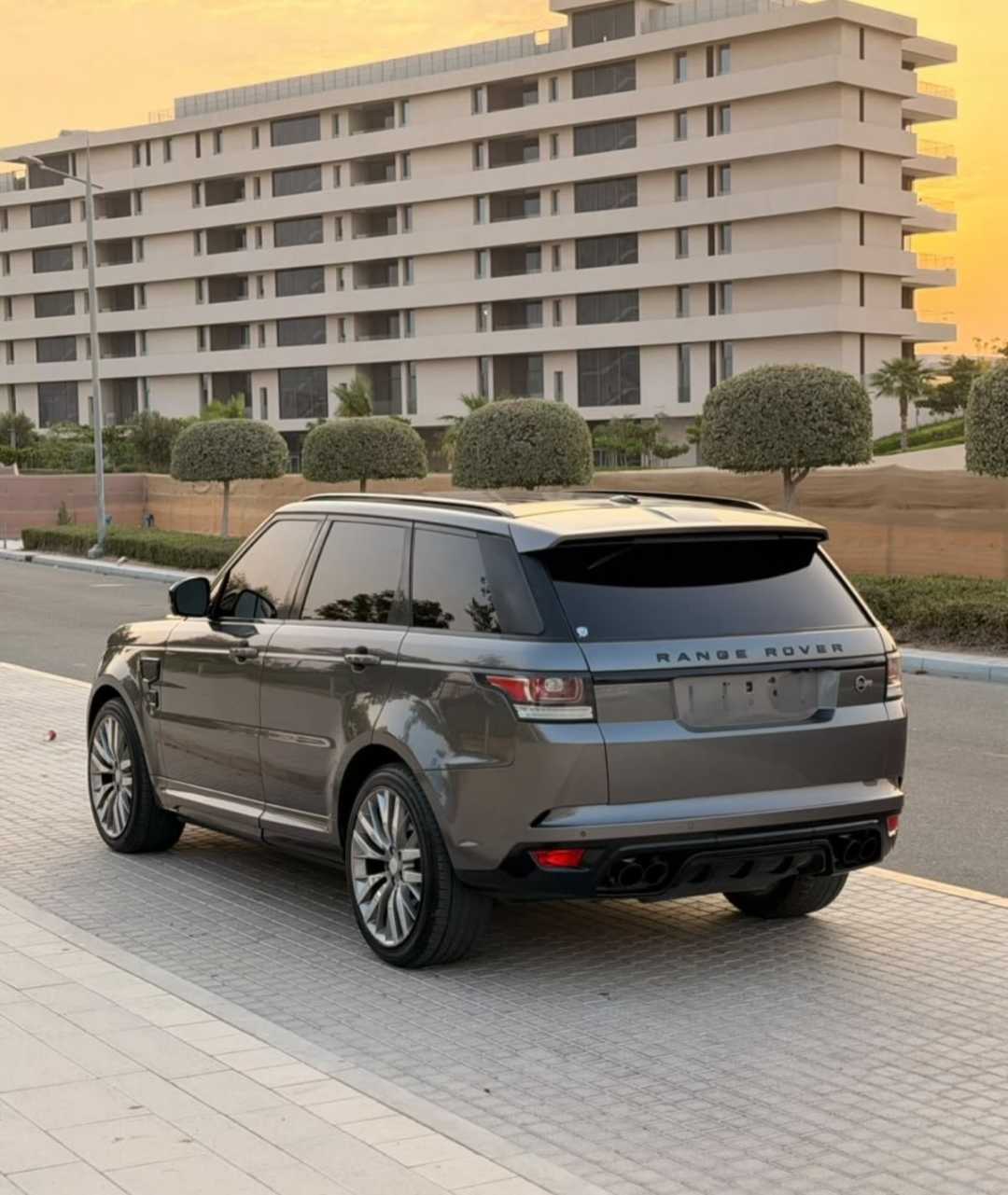 Car Image 2016 LAND ROVER SPORT 