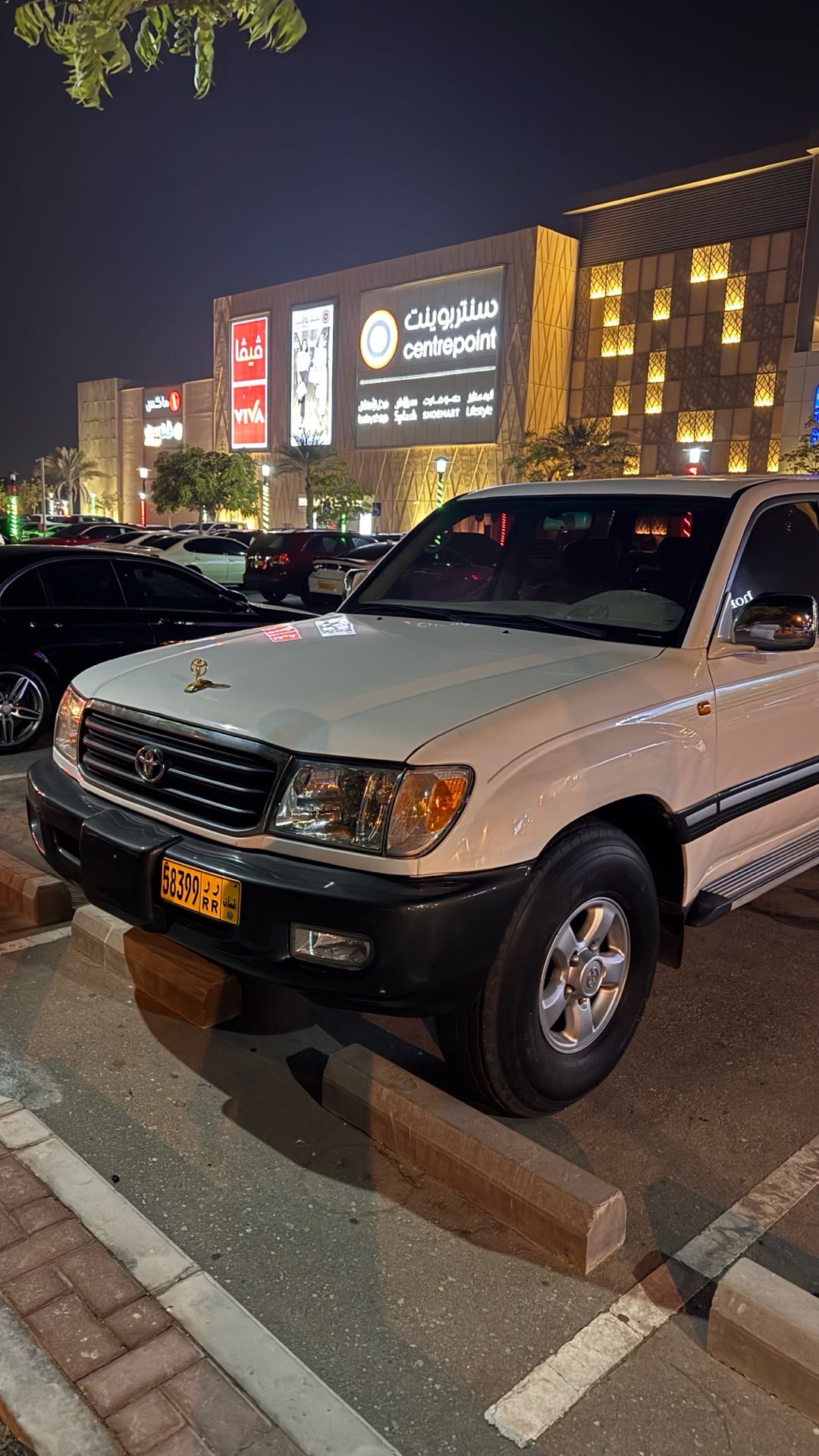 Car Image 1998 TOYOTA LAND CRUISER VX.R