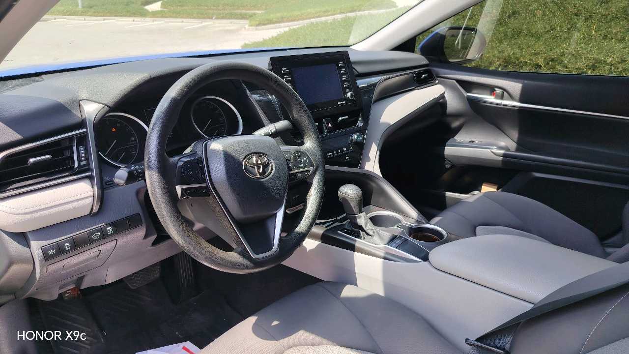 Car Image 2022 TOYOTA CAMRY LE
