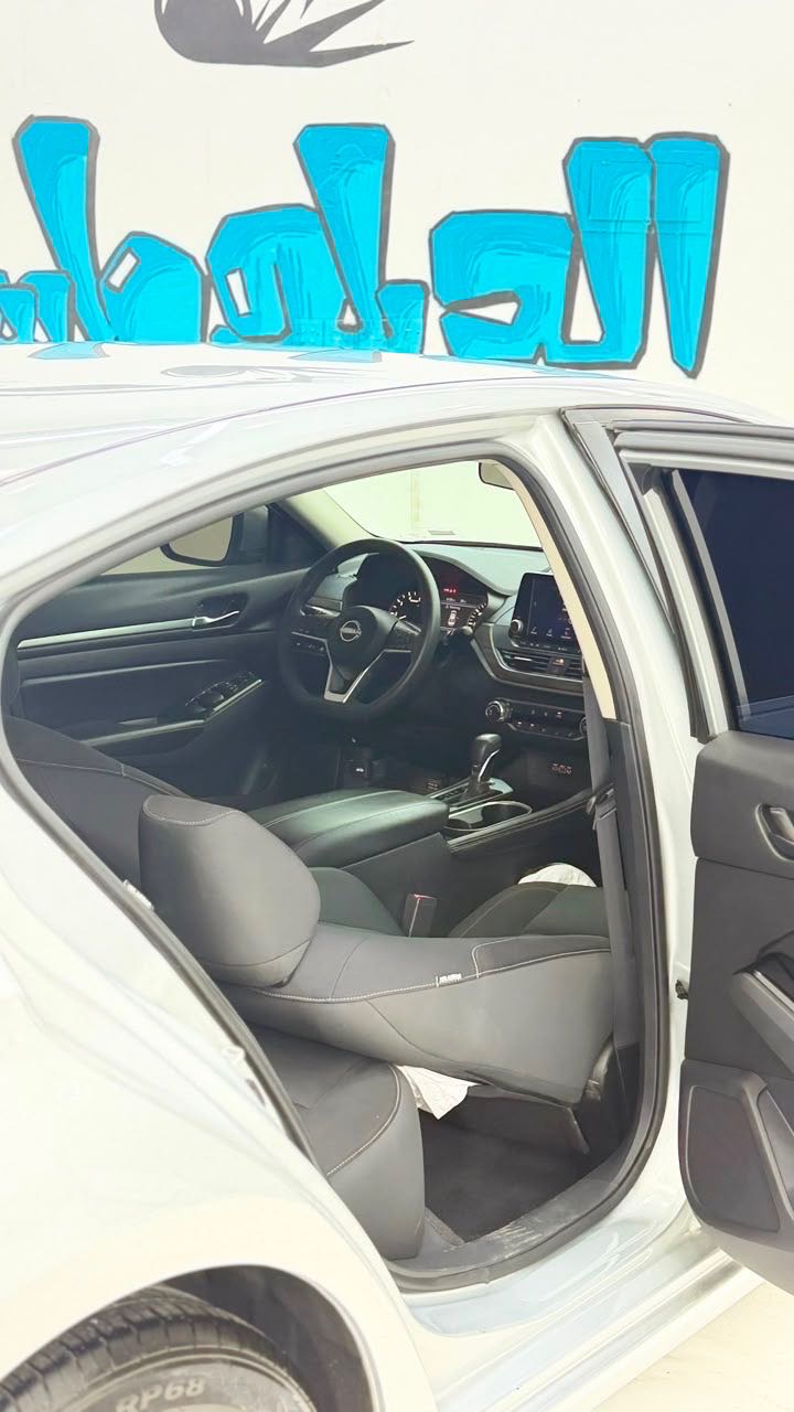 Car Image 2023 NISSAN ALTIMA SV
