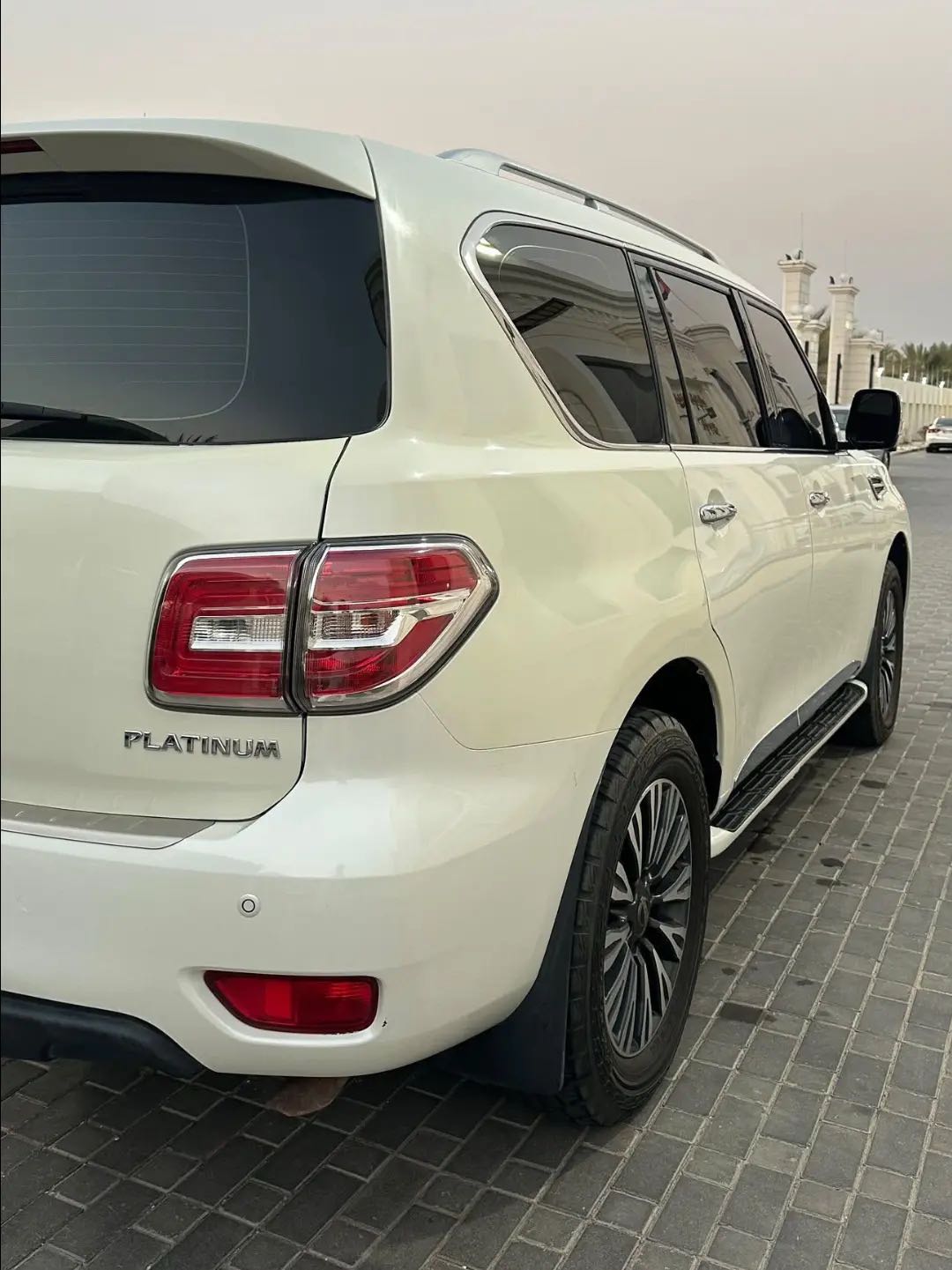 Car Image 2017 NISSAN PATROL 
