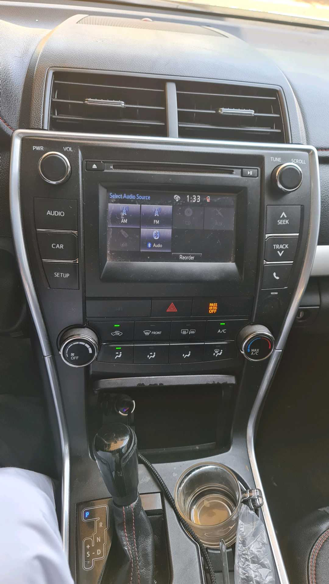 Car Image 2015 TOYOTA CAMRY SE