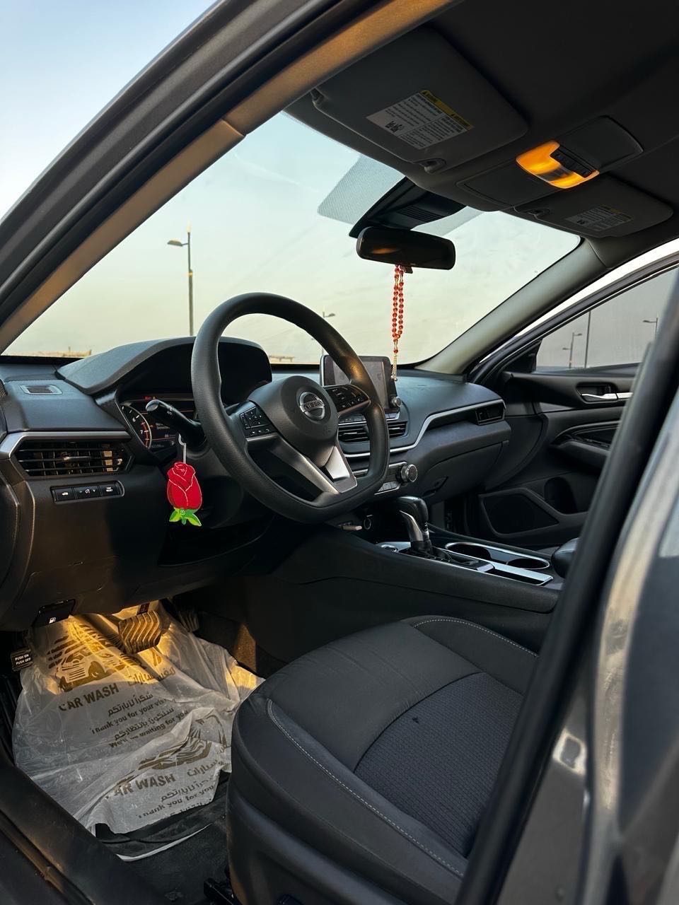 Car Image 2021 NISSAN ALTIMA SV