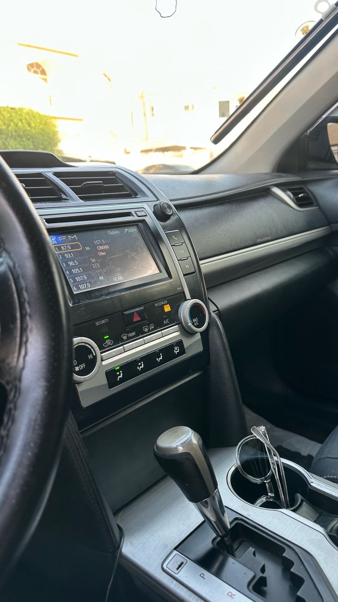 Car Image 2012 TOYOTA CAMRY SE