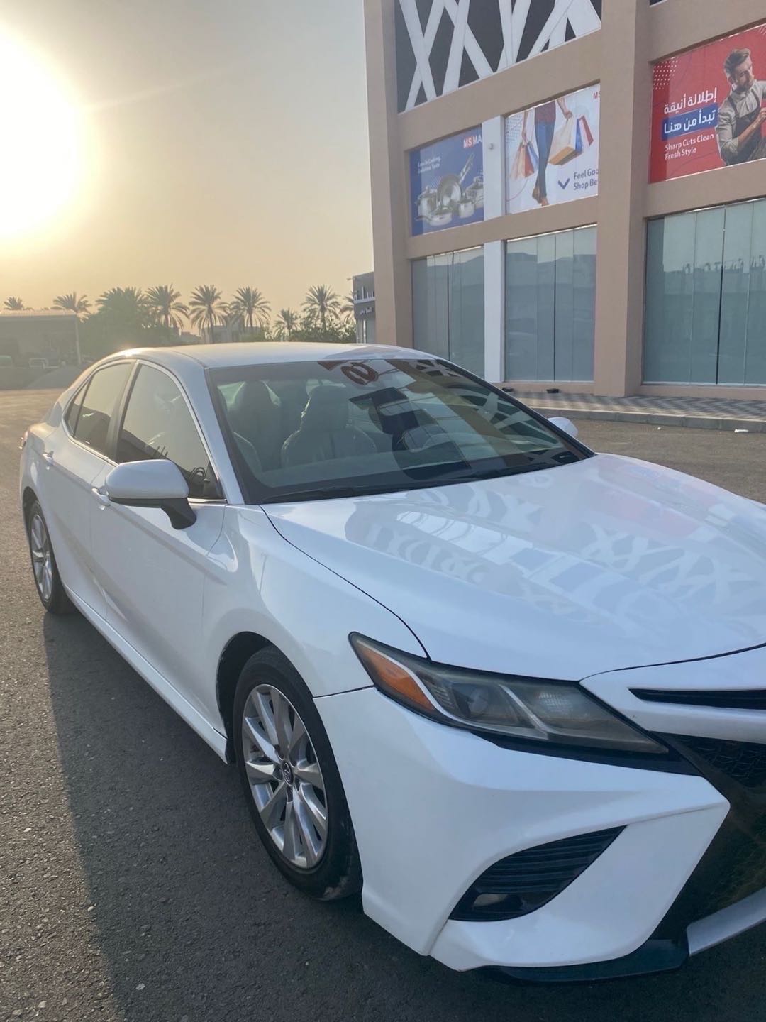 Car Image 2018 TOYOTA CAMRY LE