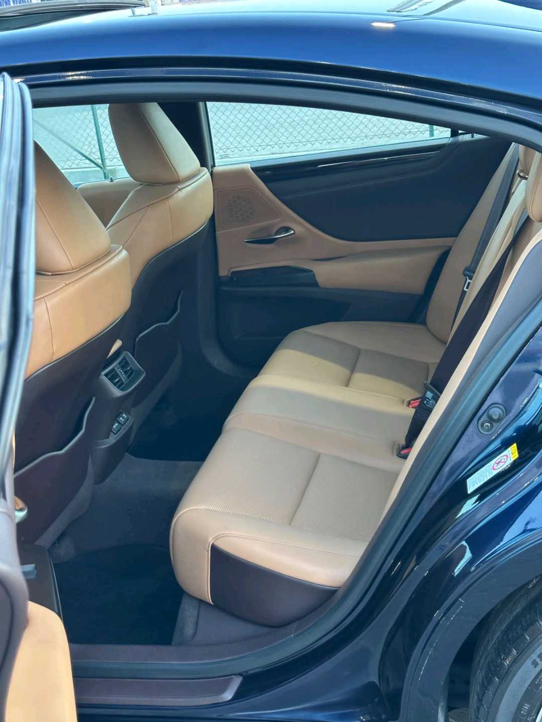 Car Image 2019 LEXUS ES 350