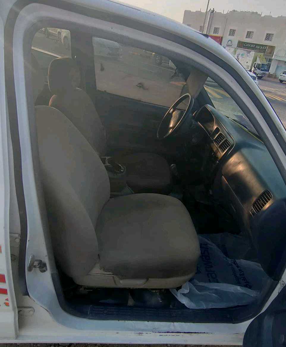 Car Image 1998 TOYOTA HILUX 2.0