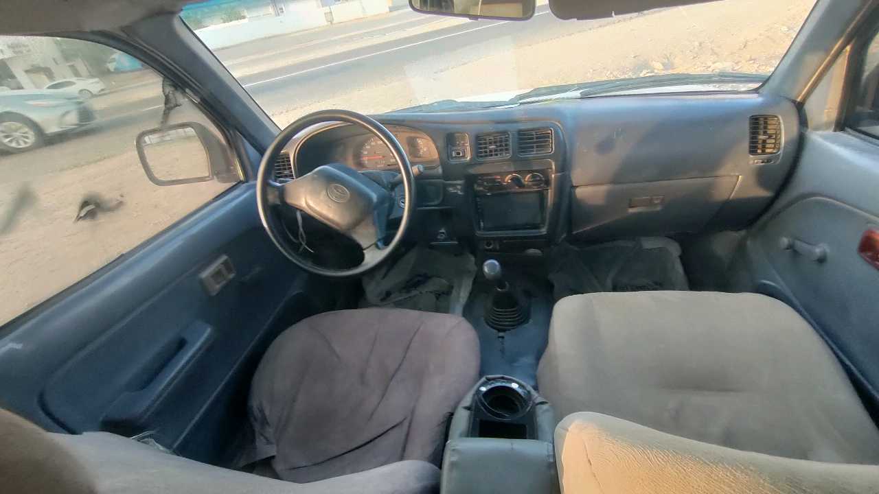 Car Image 1998 TOYOTA HILUX 2.0