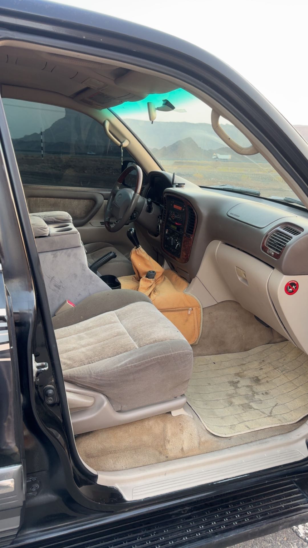 Car Image 1999 TOYOTA LAND CRUISER VX.R
