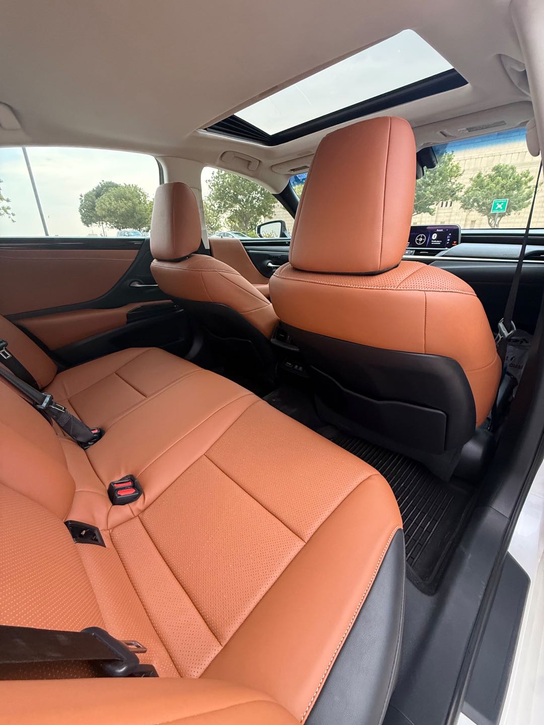 Car Image 2019 LEXUS ES 350