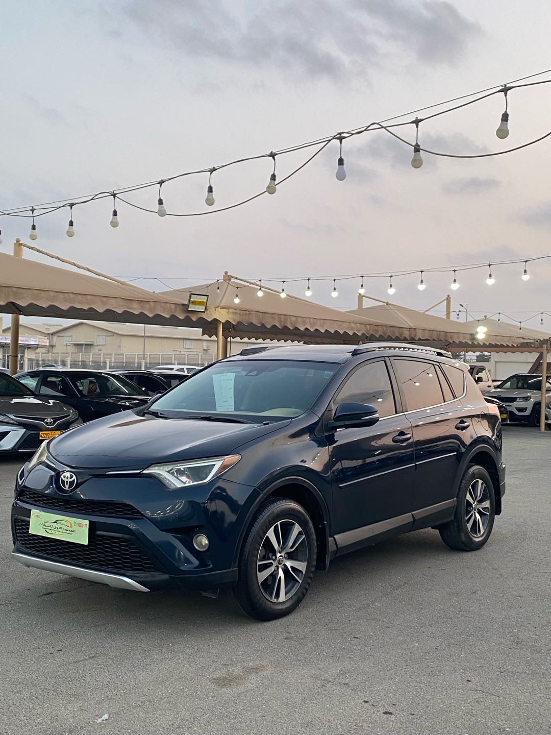 Car Image 2017 TOYOTA RAV4 XLE