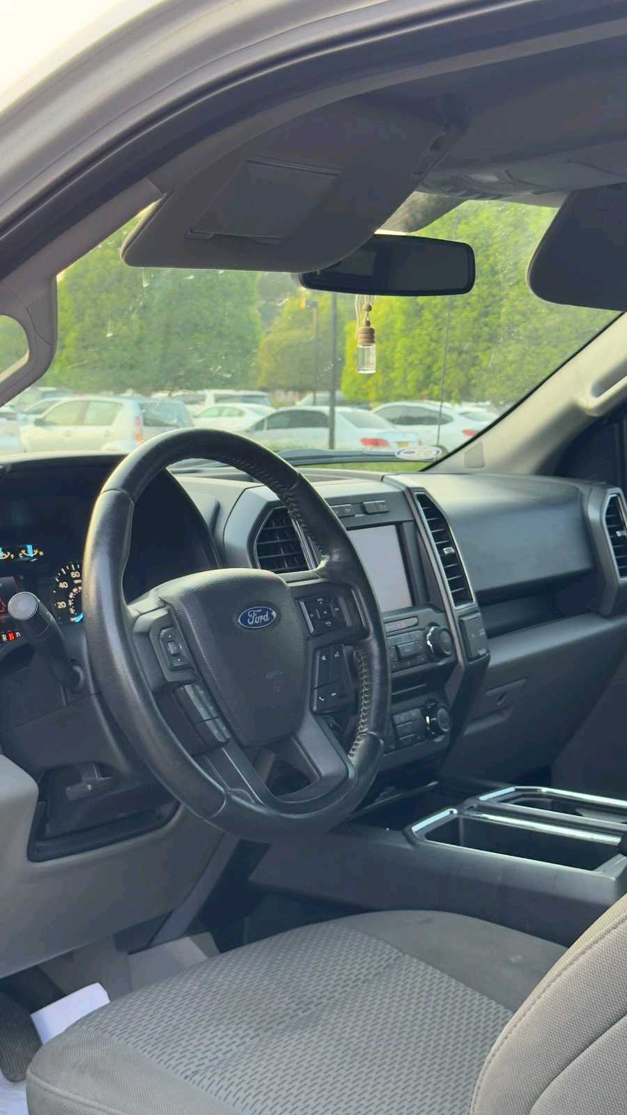 Car Image 2018 FORD F-150 XLT