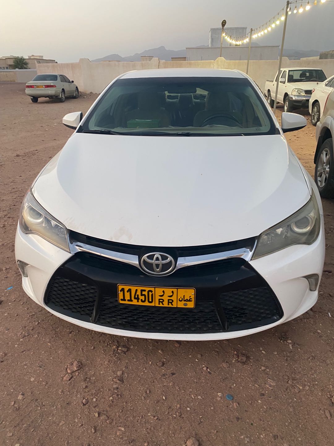Car Image 2016 TOYOTA CAMRY LE