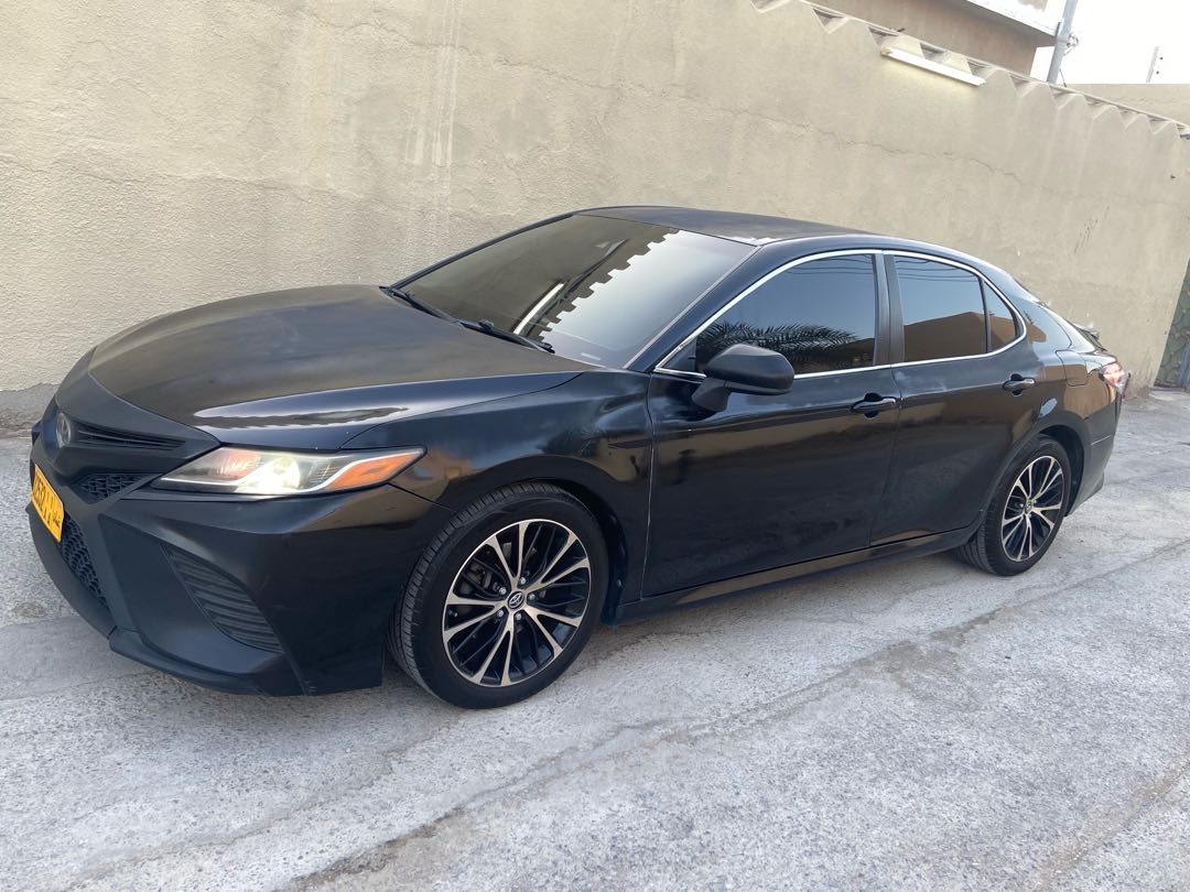 Car Image 2018 TOYOTA CAMRY SE