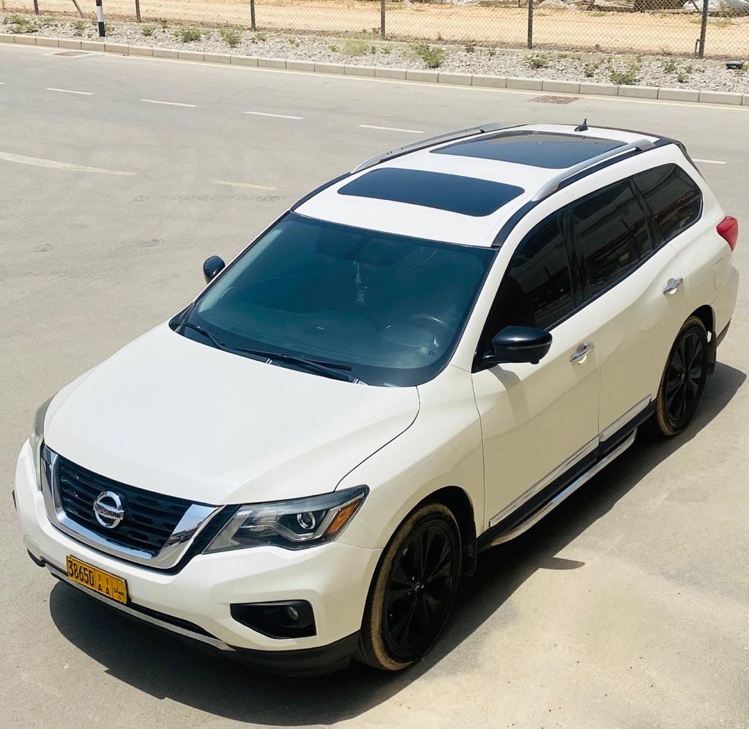 Car Image 2017 NISSAN PATHFINDER PLATINUM