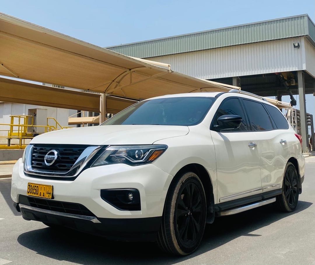 Car Image 2017 NISSAN PATHFINDER PLATINUM