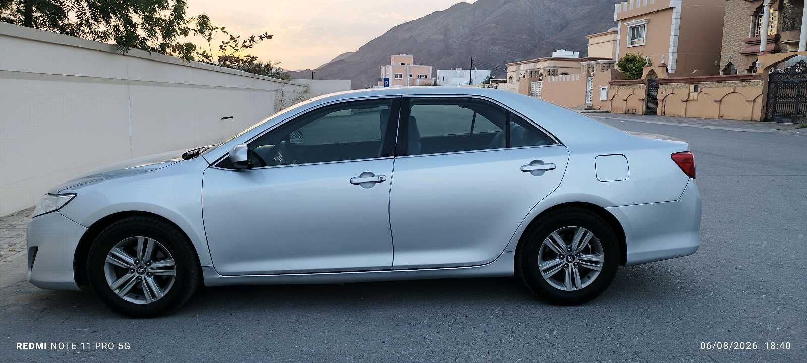 Car Image 2013 TOYOTA CAMRY SE