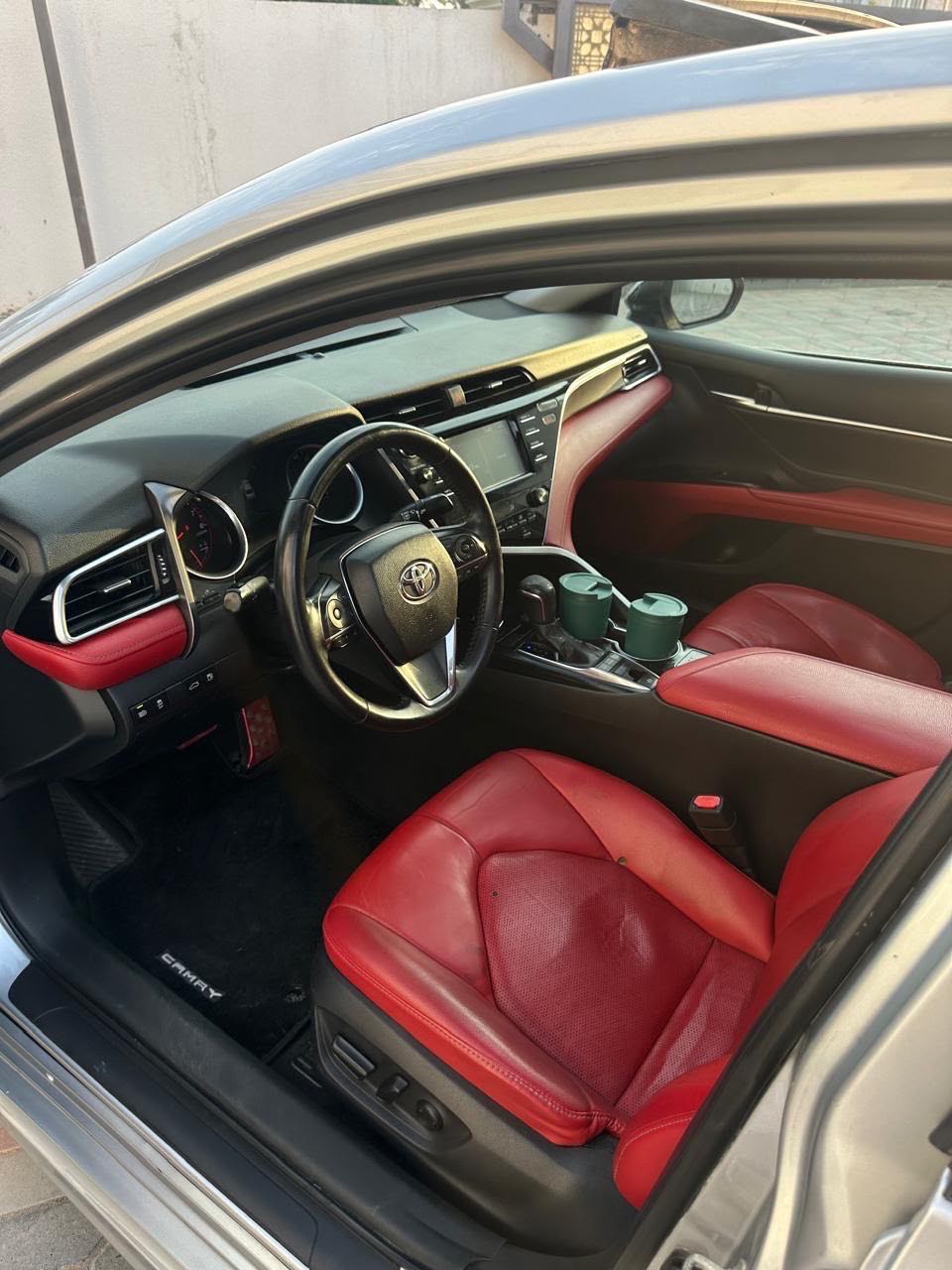 Car Image 2018 TOYOTA CAMRY XSE