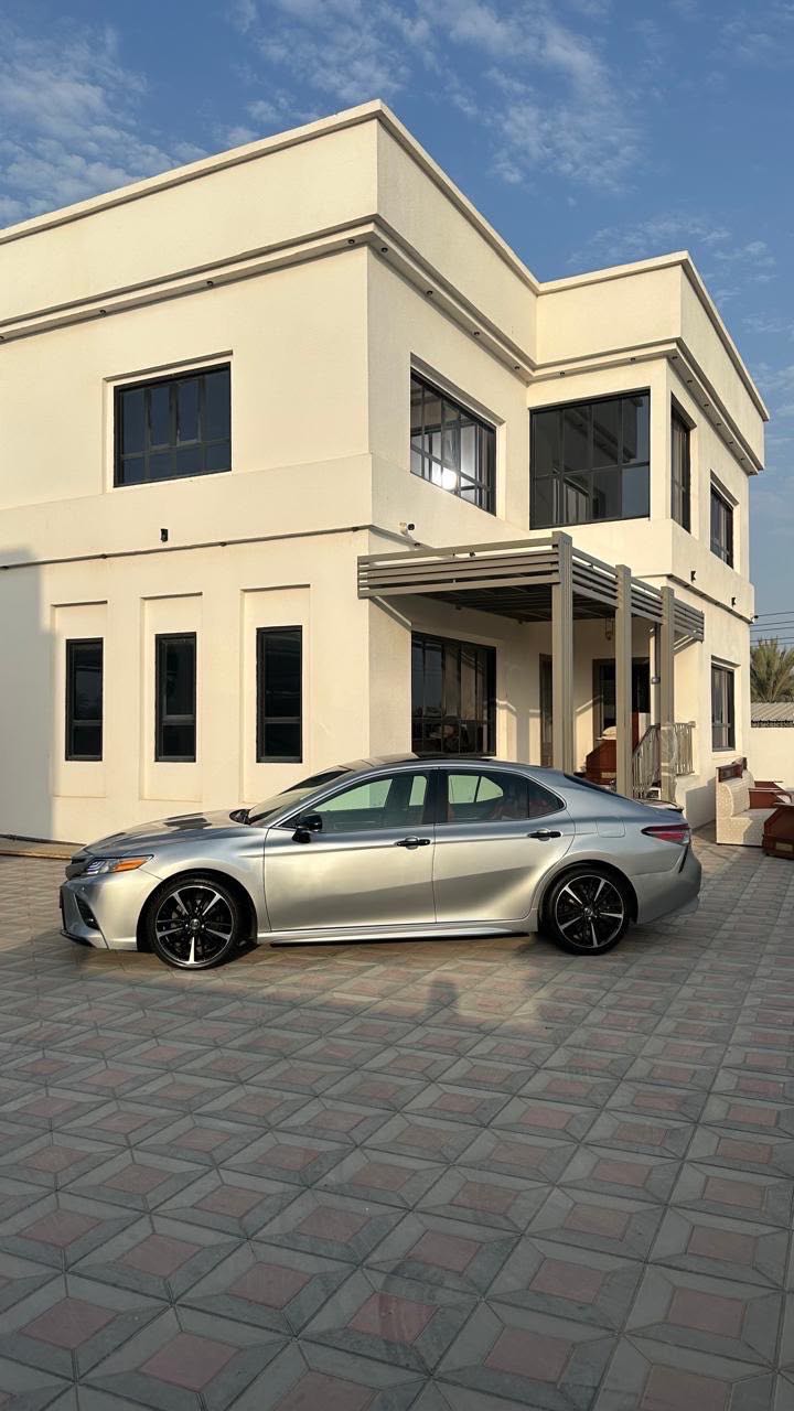 Car Image 2018 TOYOTA CAMRY XSE