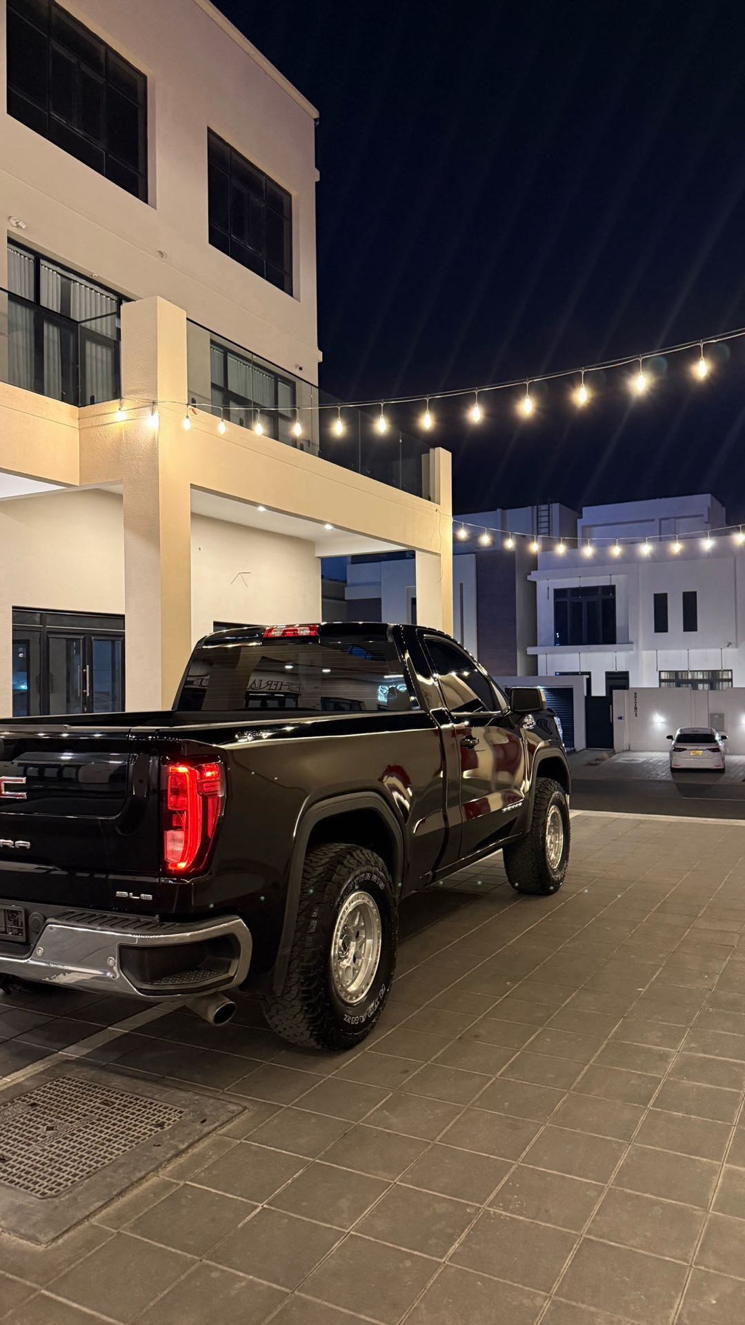 Car Image 2020 GMC SIERRA SLE