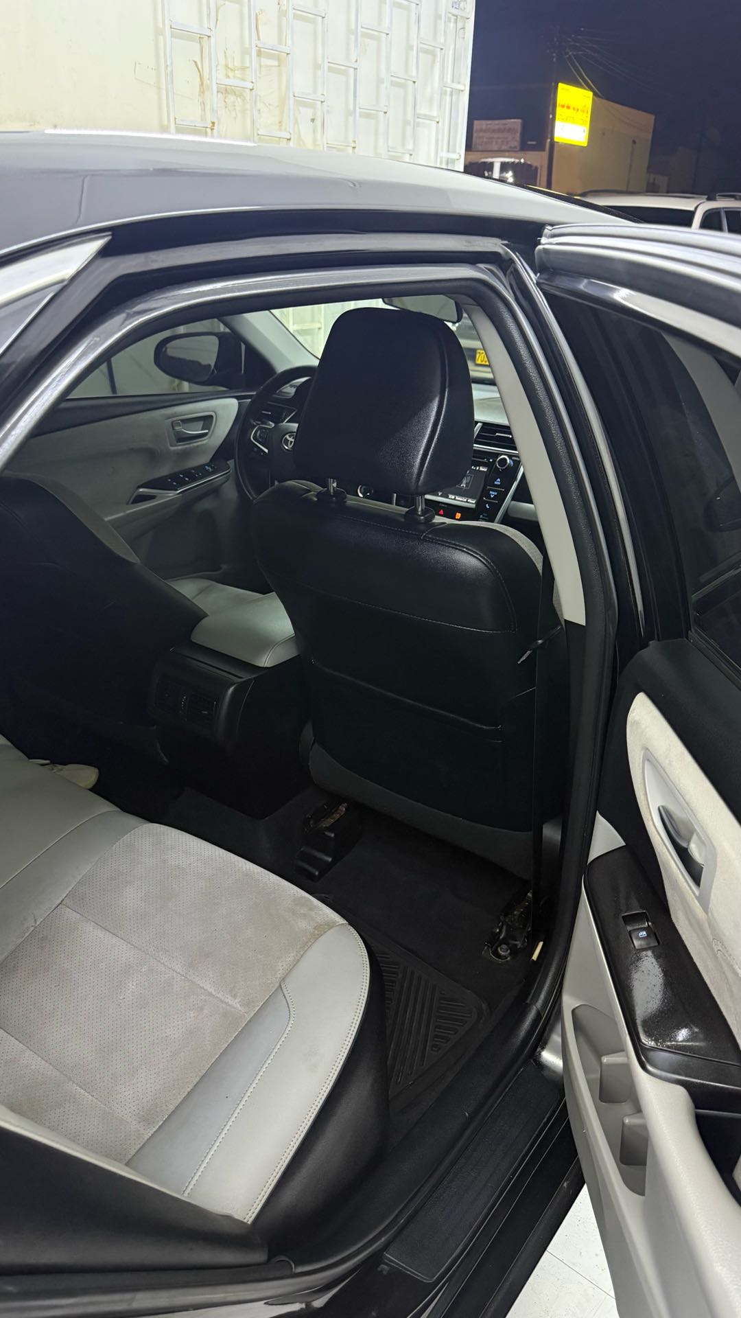 Car Image 2017 TOYOTA CAMRY XSE