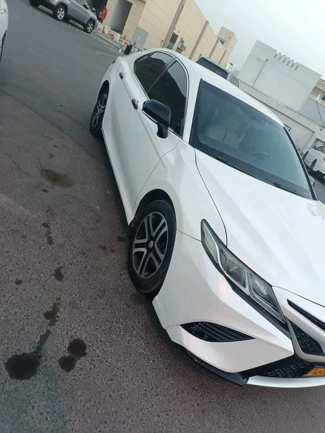 Car Image 2018 TOYOTA CAMRY LE