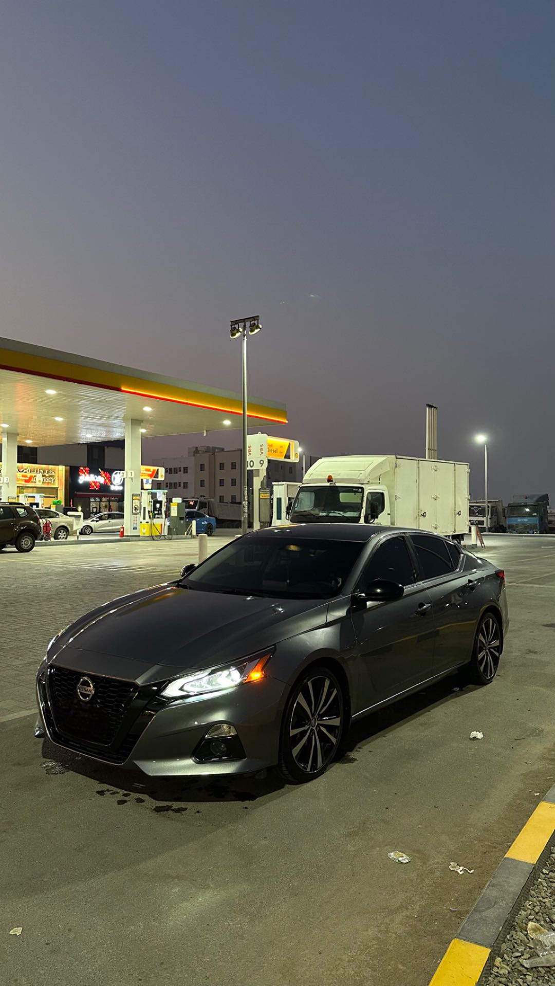 Car Image 2019 NISSAN ALTIMA SR