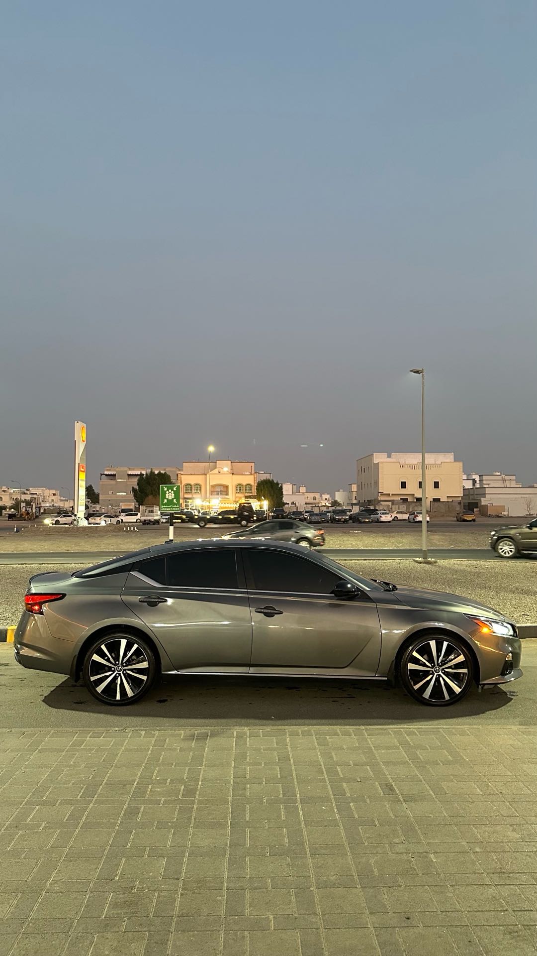 Car Image 2019 NISSAN ALTIMA SR