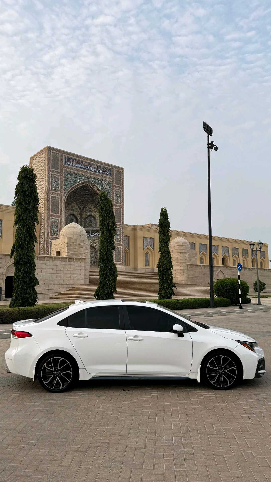 Car Image 2020 TOYOTA COROLLA SE