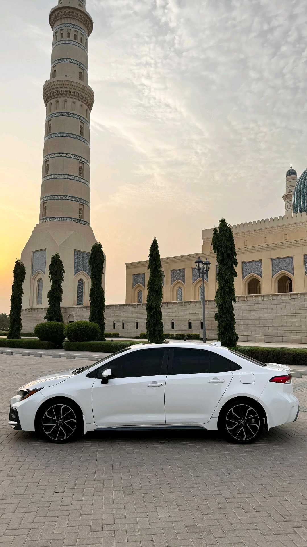 Car Image 2020 TOYOTA COROLLA SE