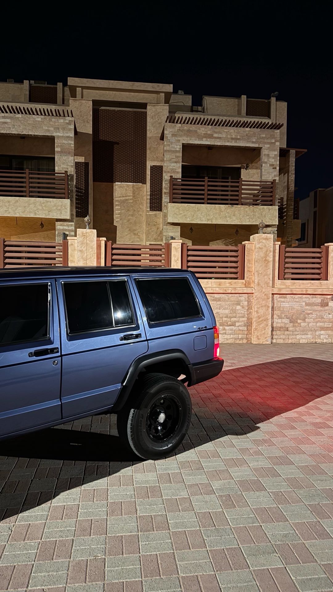 Car Image 1997 JEEP CHEROKEE 