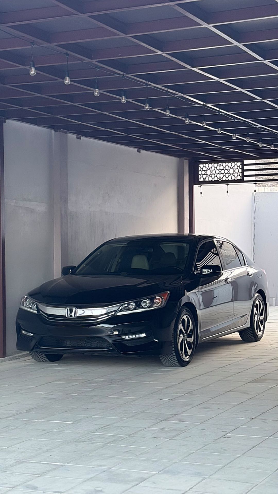 Car Image 2017 HONDA ACCORD EXL