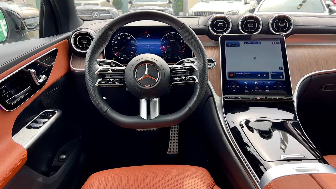 Car Image 2024 MERCEDES GLC CLASS 