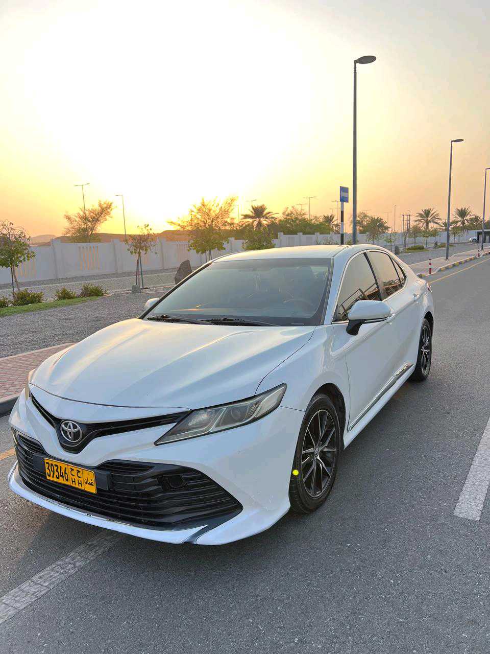 Car Image 2018 TOYOTA CAMRY LE