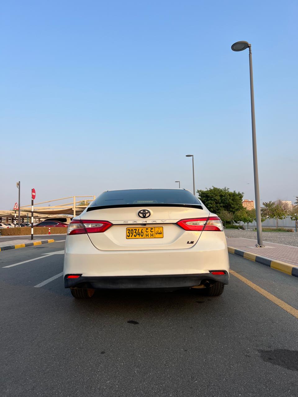 Car Image 2018 TOYOTA CAMRY LE