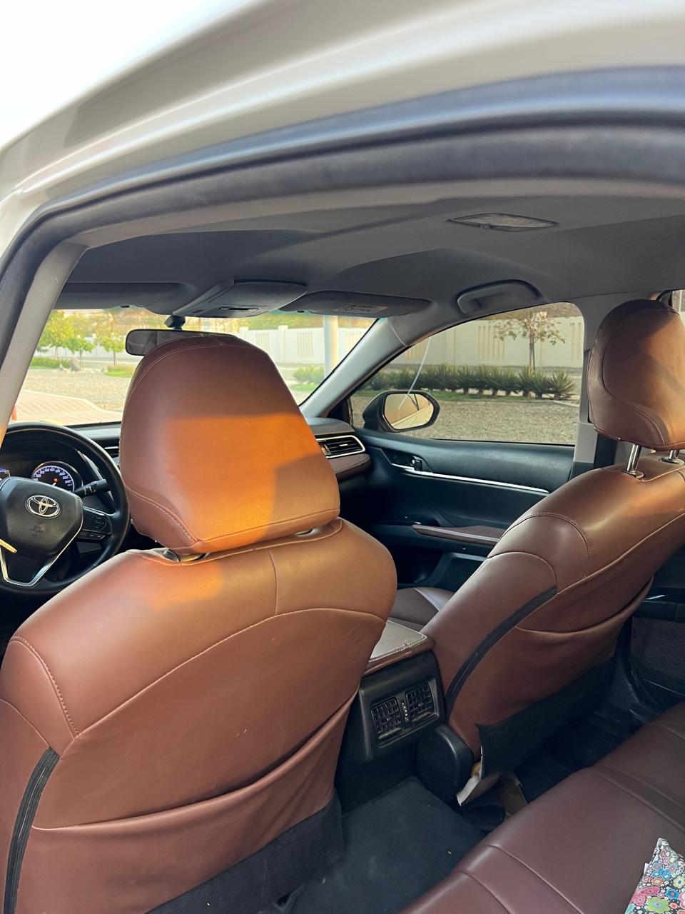 Car Image 2018 TOYOTA CAMRY LE