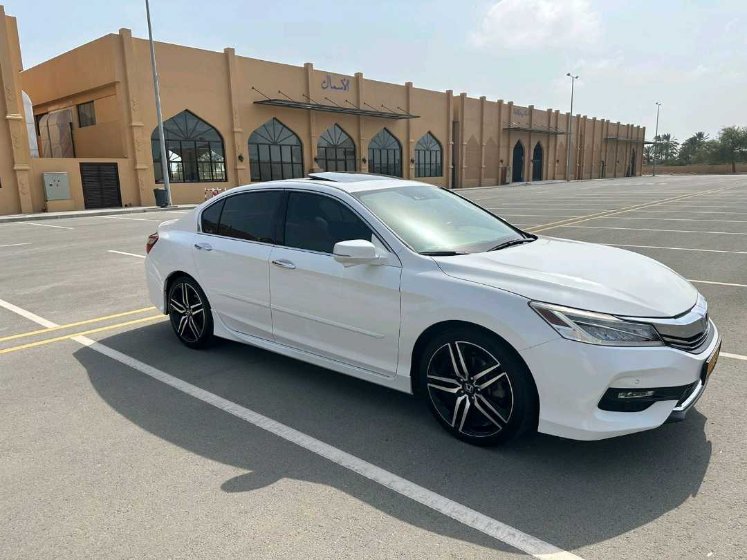Car Image 2017 HONDA ACCORD TOURING