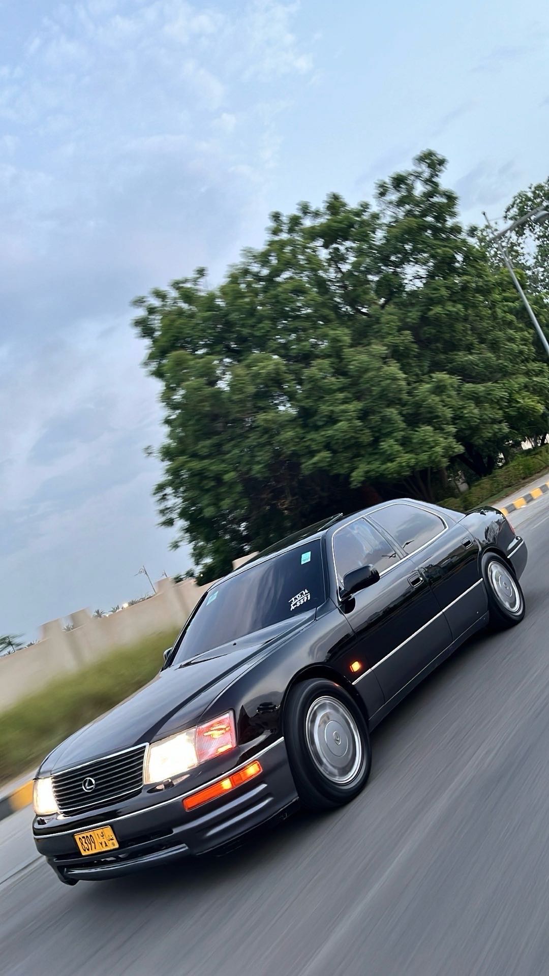 Car Image 1995 LEXUS LS 400