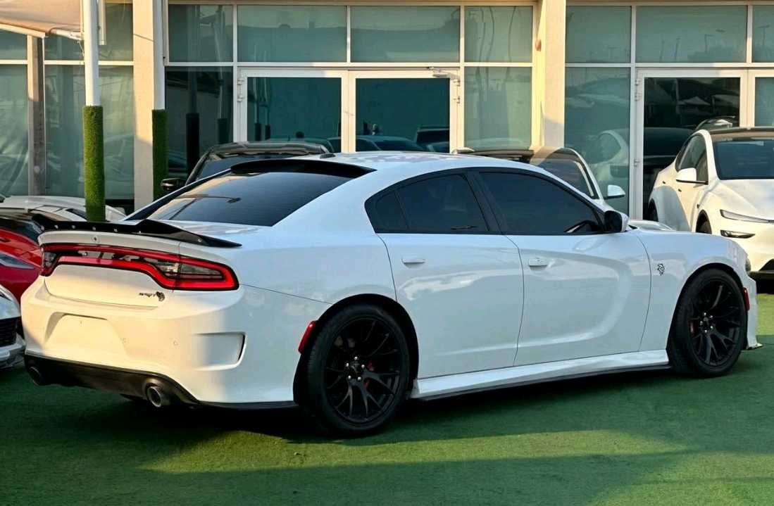 Car Image 2019 DODGE CHARGER SXT