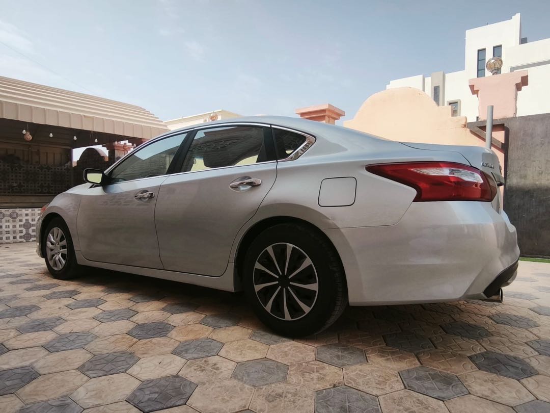 Car Image 2018 NISSAN ALTIMA S
