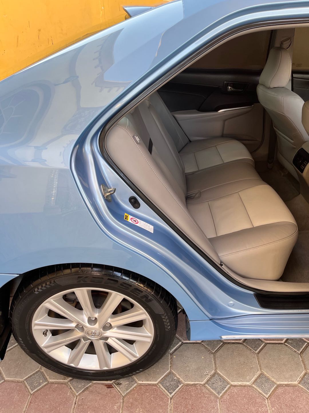 Car Image 2014 TOYOTA CAMRY XLE