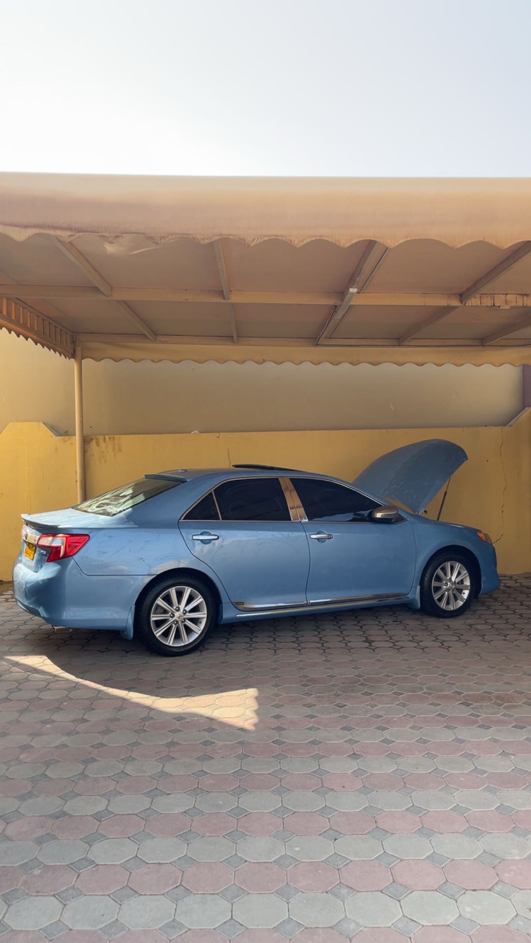 Car Image 2014 TOYOTA CAMRY XLE