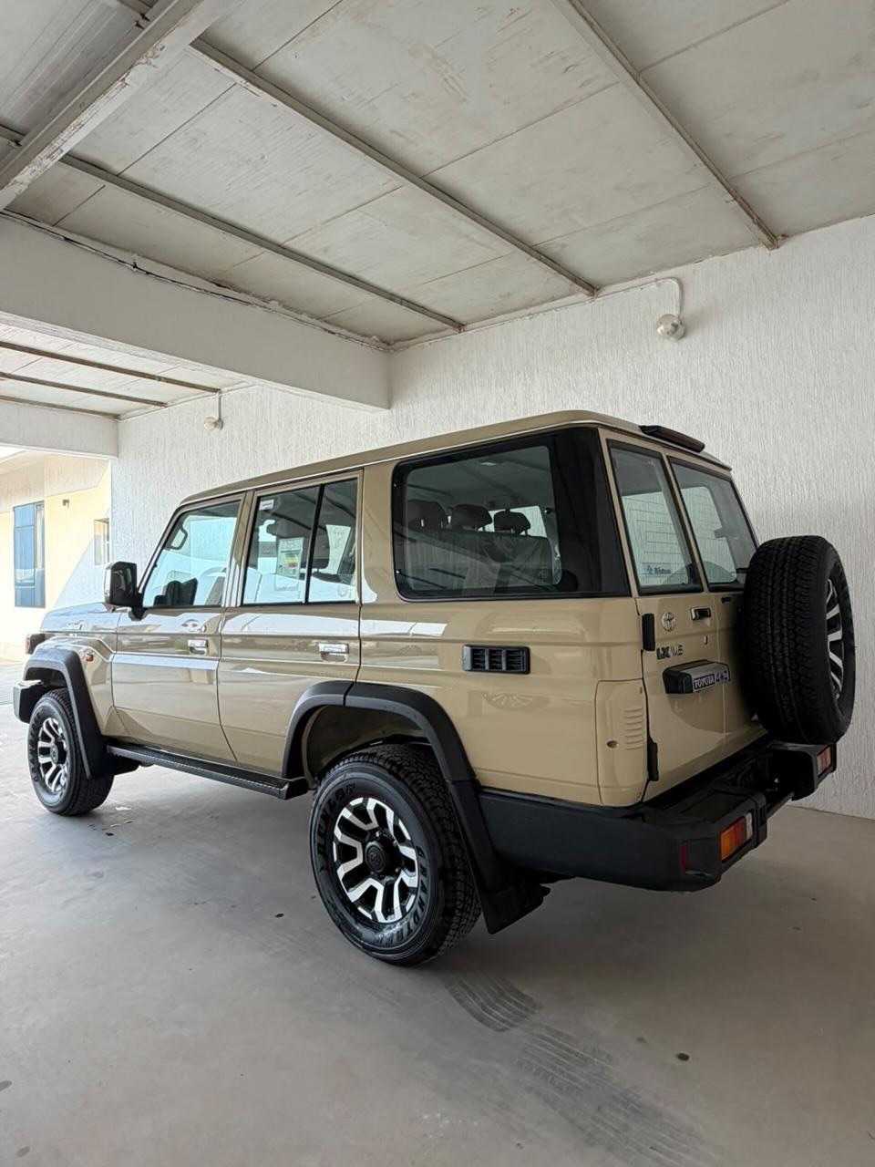 Car Image 2026 TOYOTA LAND CRUISER VX.R