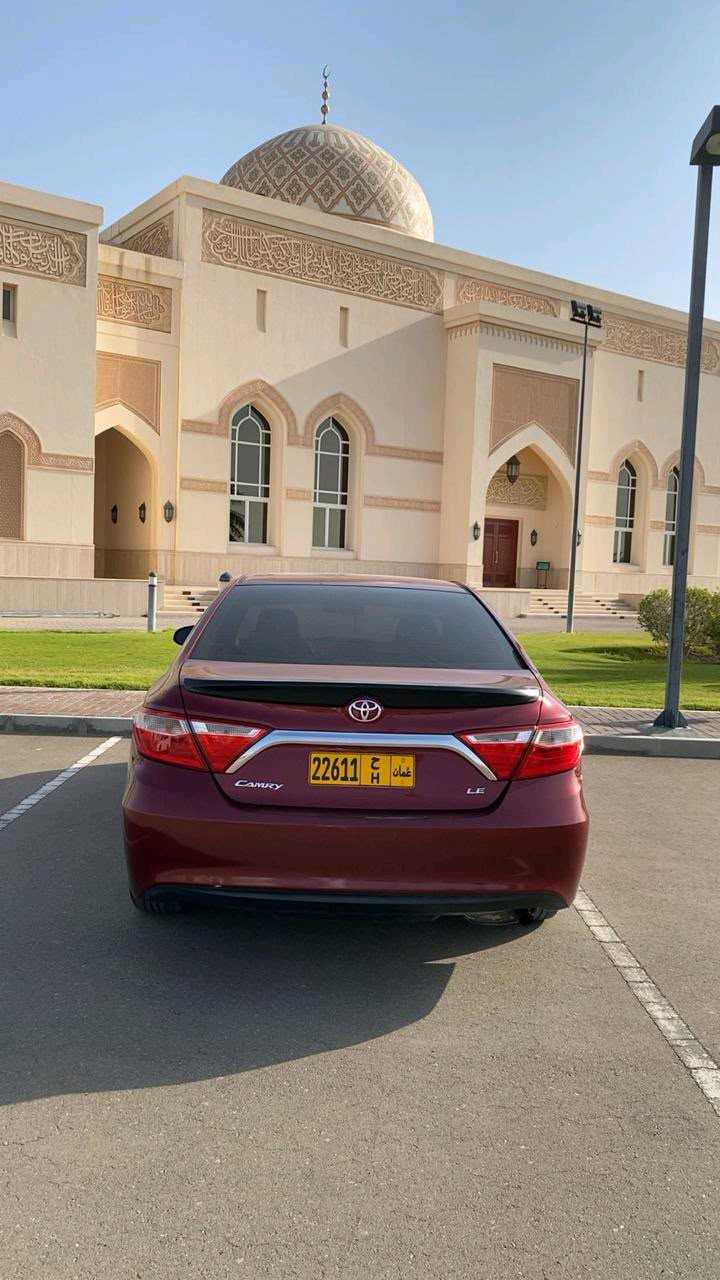 Car Image 2017 TOYOTA CAMRY LE