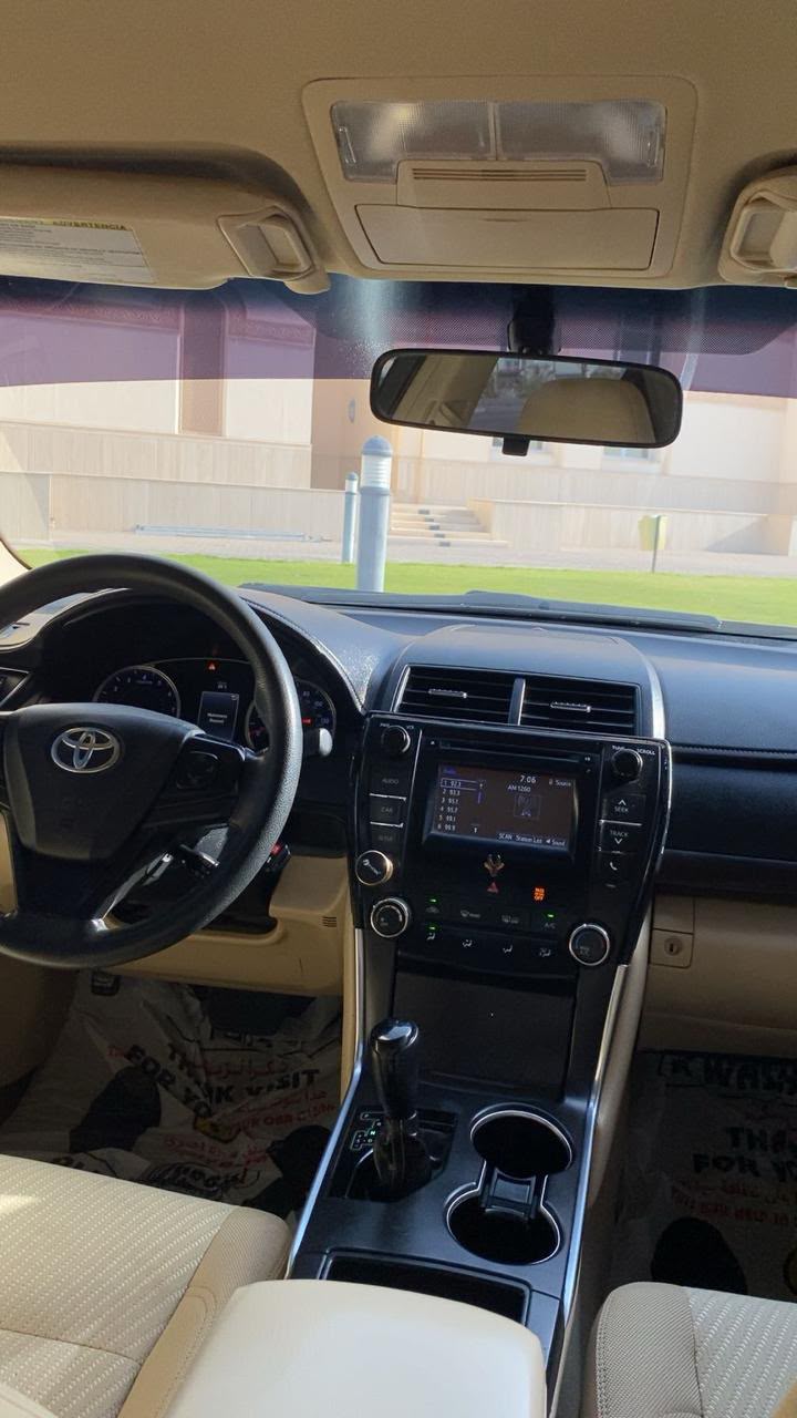 Car Image 2017 TOYOTA CAMRY LE