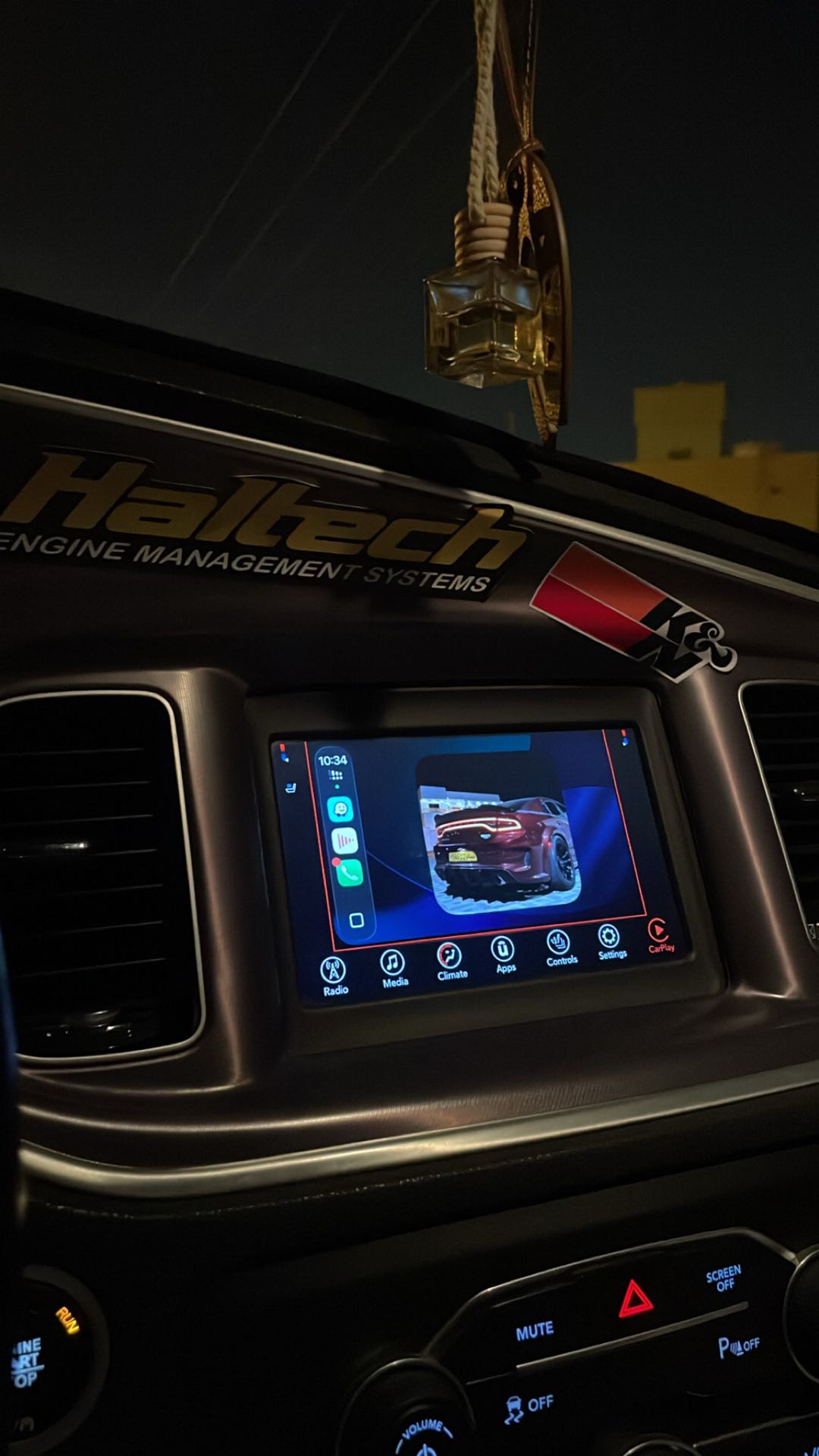 Car Image 2019 DODGE CHARGER SXT