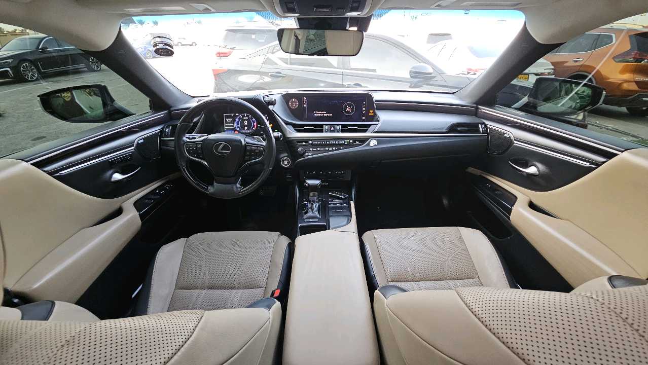 Car Image 2020 LEXUS ES Luxury