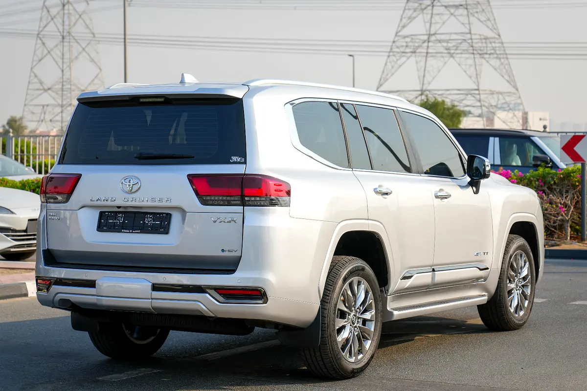 Car Image 2026 TOYOTA LAND CRUISER VX.R