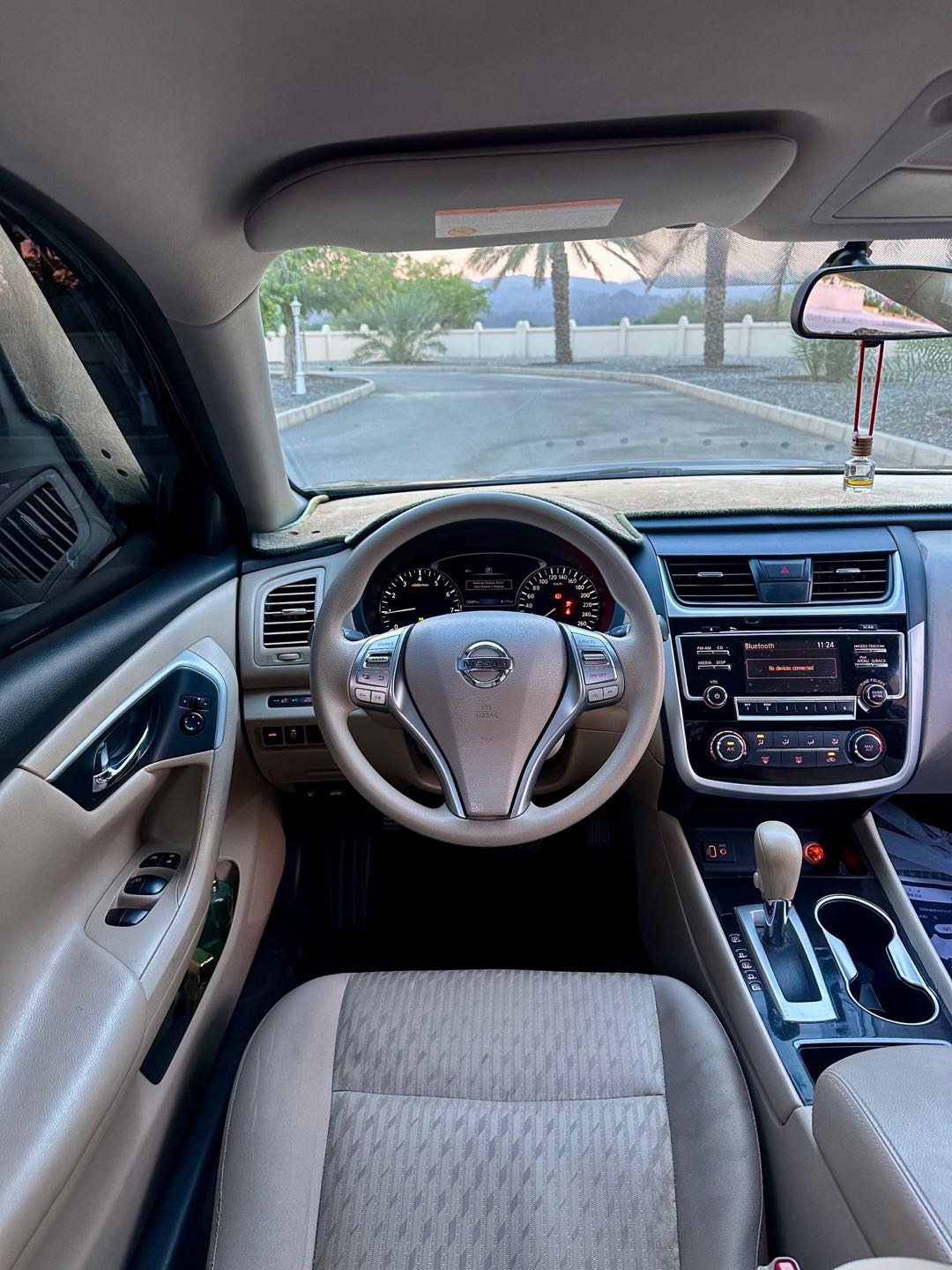 Car Image 2018 NISSAN ALTIMA SV