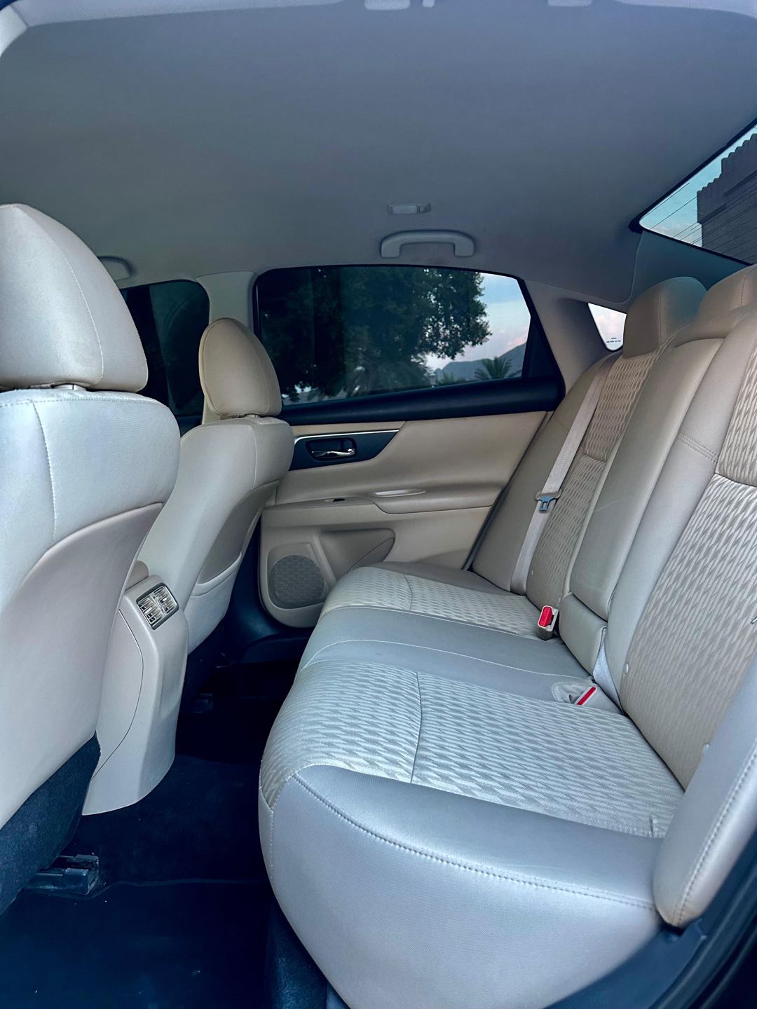 Car Image 2018 NISSAN ALTIMA SV
